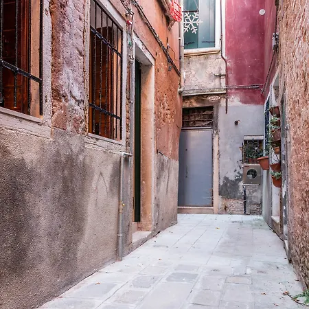 Bragora 3524 Between S. Marco & Biennale Apartment *